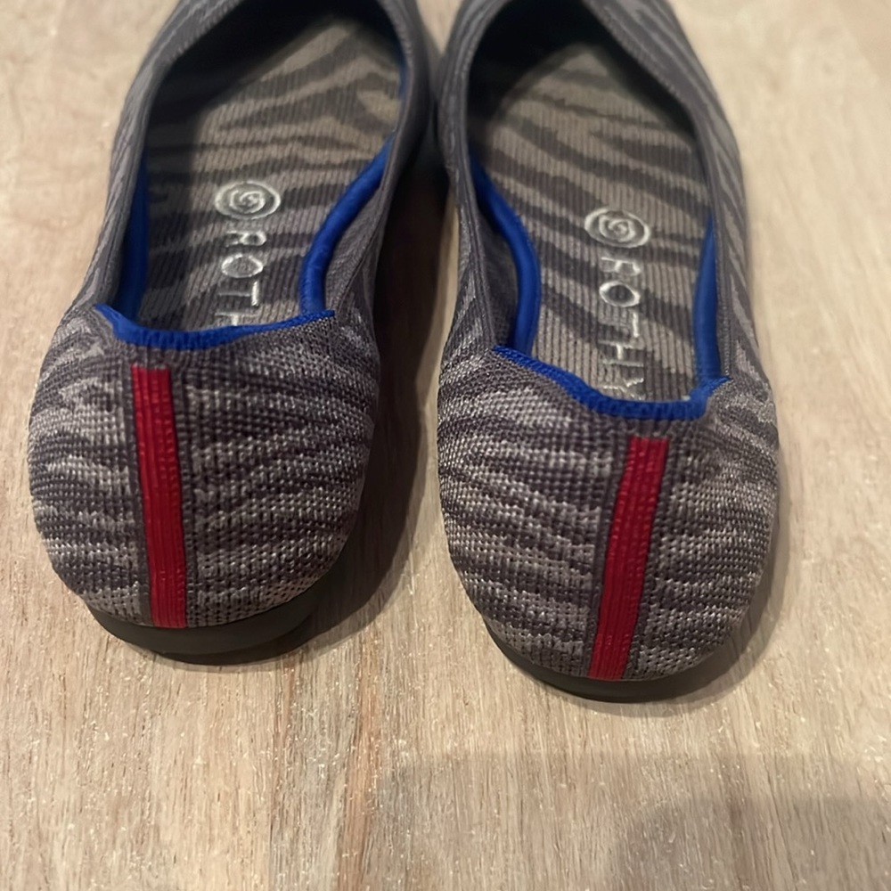 Euc The Point Grey Zebra Print Rothy’s Size 6 Sho… - image 2